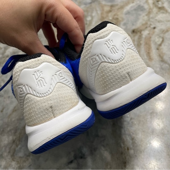 Nike Kyrie Flytrap Basketball Sneakers AQ3413-400 Athletic Shoes 12C Blue - Picture 9 of 12